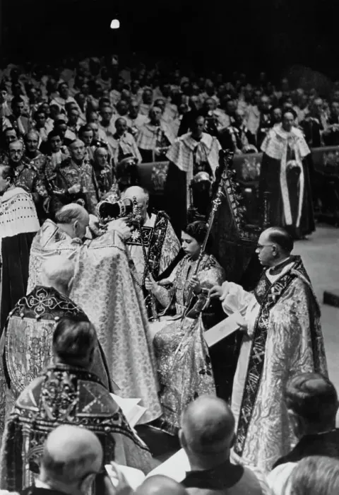 Framed Print : The Coronation Of Queen Elizabeth II Framed Print : The Coronation Of Queen Elizabeth II