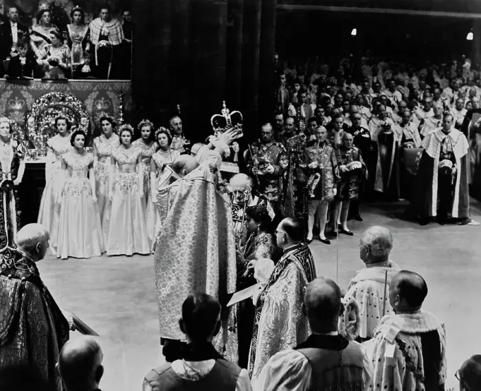 Framed Print : The Coronation Of Queen Elizabeth II Framed Print : The Coronation Of Queen Elizabeth II