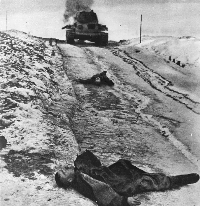 Framed Print : Death. October 1943: The corpses of soldiers, victims of the great Russian offensive Framed Print : Death. October 1943: The corpses of soldiers, victims of the great Russian offensive
