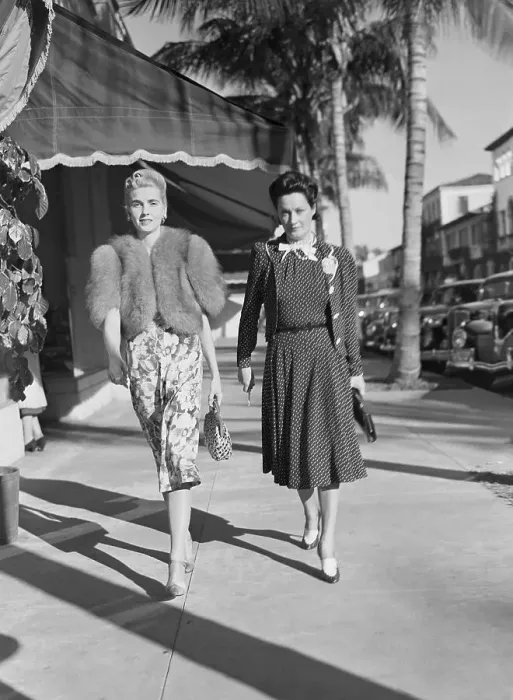 Framed Print : Countess Haugwitz-Reventlow Shopping with Countess Di Frasso Framed Print : Countess Haugwitz-Reventlow Shopping with Countess Di Frasso