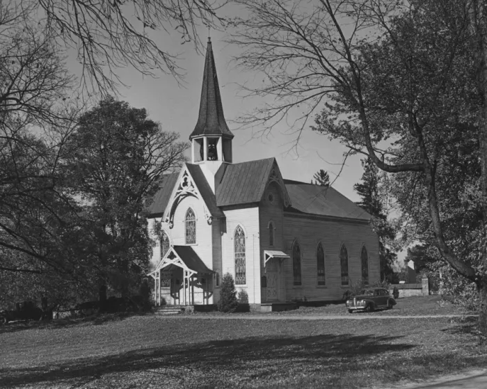 Framed Print : Country church (B&W) Framed Print : Country church (B&W)