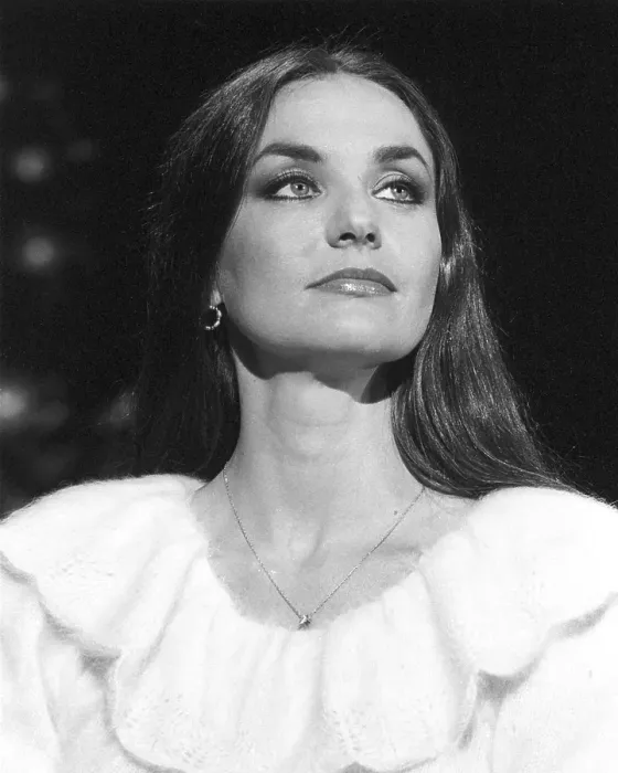 Framed Print : Country singer Crystal Gayle