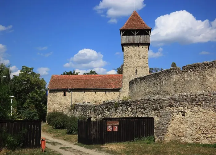 Framed Print : The Counts Castle of Kelling, built in the 13th century and a World Heritage Site since 1993. Calnic, German Kelling, is a municipality in Alba County in Transylvania, Romania Framed Print : The Counts Castle of Kelling, built in the 13th century and a World Heritage Site since 1993. Calnic, German Kelling, is a municipality in Alba County in Transylvania, Romania