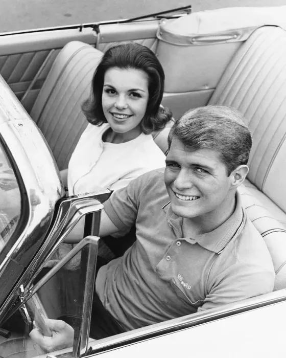 Framed Print : Couple in convertible