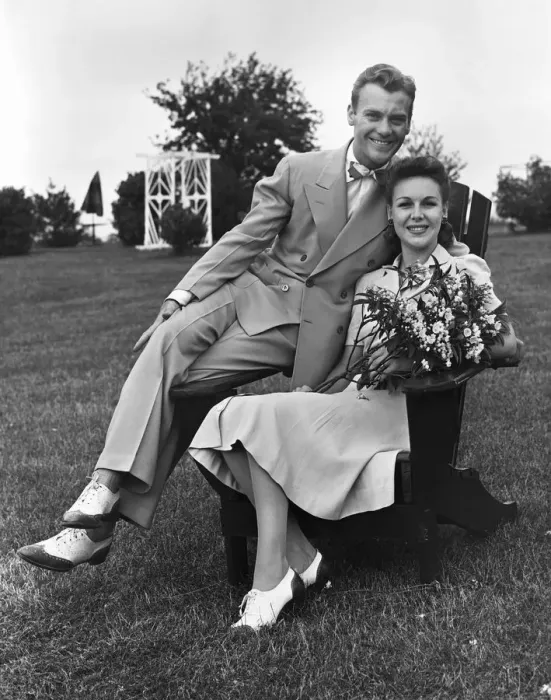 Framed Print : Couple on outdoor green Framed Print : Couple on outdoor green