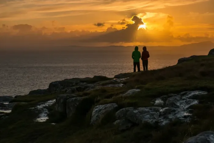 Framed Print : A couple wait for sunset at Nest Point viewpoint Framed Print : A couple wait for sunset at Nest Point viewpoint