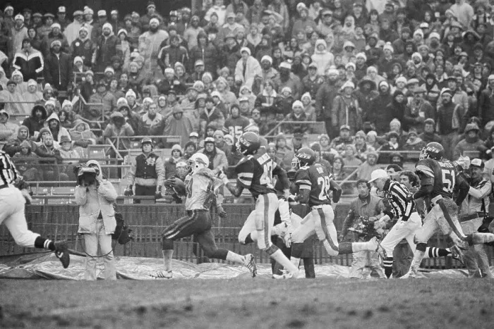 Framed Print : Cribbs Runs for Winning Touchdown Framed Print : Cribbs Runs for Winning Touchdown