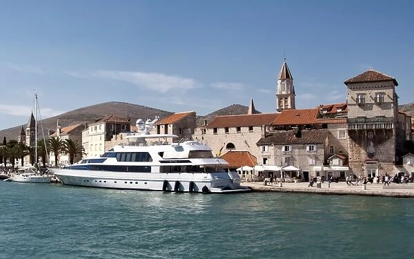 Croatia, Dalmatia, View of seafront harbor, Trogir