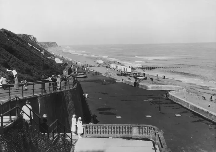Framed Print : Cromer Seafront Framed Print : Cromer Seafront