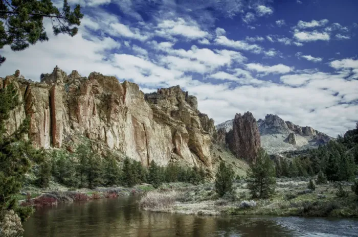 Framed Print : Crooked River and volcanic tuff formations, Smith Rock State Park, Oregon, USA