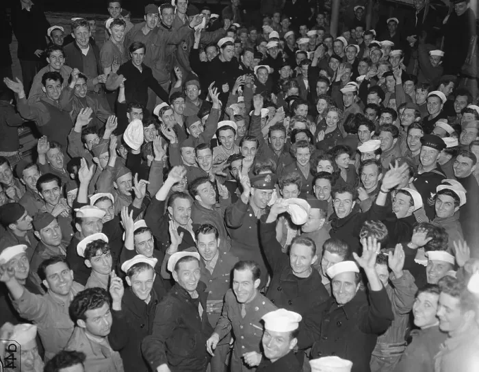 Framed Print : Crowd On Dock In New York Framed Print : Crowd On Dock In New York