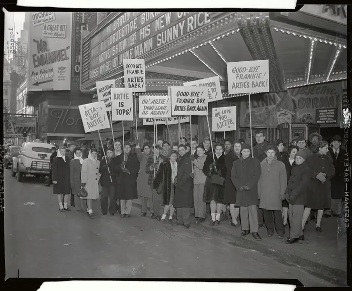 Framed Print : Crowd of Fans Holding Signs for Artie Shaw Framed Print : Crowd of Fans Holding Signs for Artie Shaw