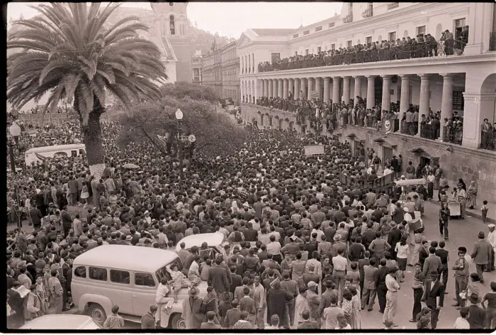 Framed Print : Crowd Gathered at Presidential Palace