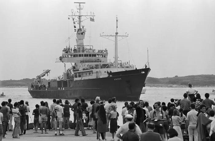 Framed Print : Crowd Gazing at Research Vessel Knorr near Shore Framed Print : Crowd Gazing at Research Vessel Knorr near Shore