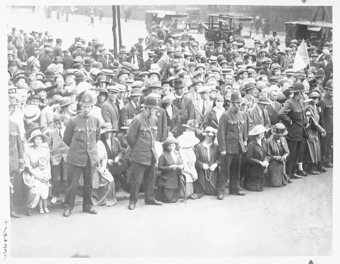 Framed Print : Crowd of Irish Residents Kneeling on Downing Street Framed Print : Crowd of Irish Residents Kneeling on Downing Street