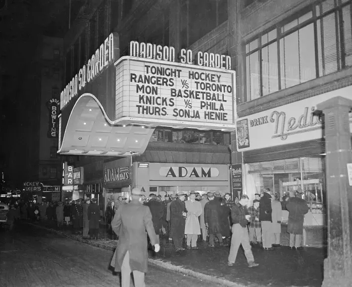 Framed Print : Crowd Under Madison Square Garden's Marquee Framed Print : Crowd Under Madison Square Garden's Marquee