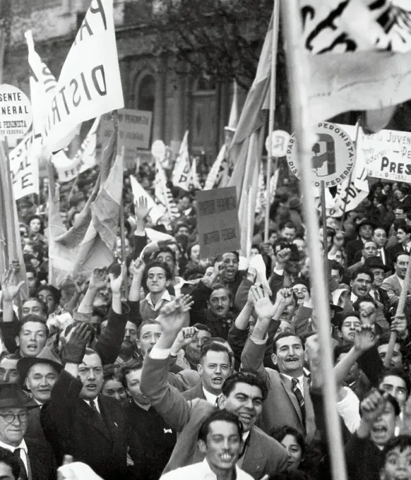 Framed Print : Crowd Striking in Support of Peron Framed Print : Crowd Striking in Support of Peron