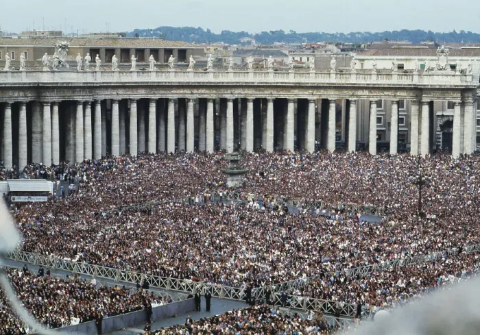 Framed Print : Crowd In Vatican City Framed Print : Crowd In Vatican City