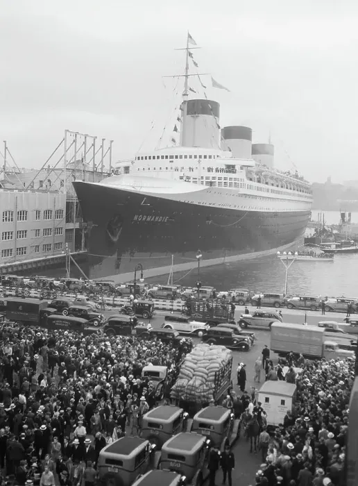 Framed Print : Crowd views S.S. Normandie Framed Print : Crowd views S.S. Normandie