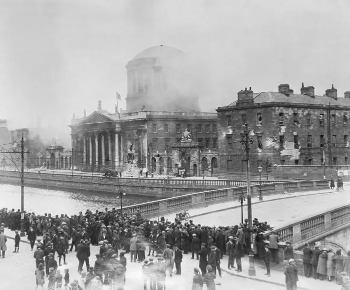 Framed Print : Crowd Watching the Burning of Four Courts Building Framed Print : Crowd Watching the Burning of Four Courts Building