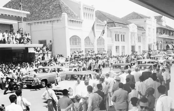 Framed Print : Crowd Watching Motorcade Framed Print : Crowd Watching Motorcade