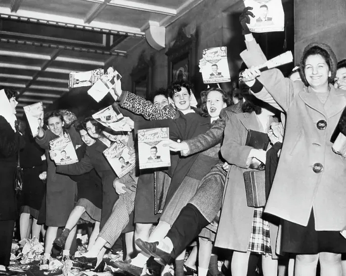 Framed Print : Crowds Of Bobby Soxers Cheering Sinatra Framed Print : Crowds Of Bobby Soxers Cheering Sinatra