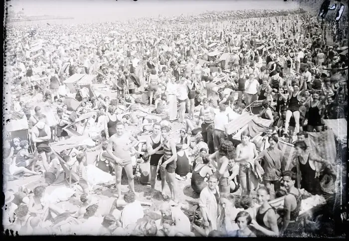 Framed Print : Crowds At Brighton Beach, Ny Framed Print : Crowds At Brighton Beach, Ny