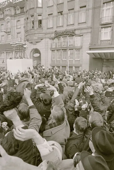Framed Print : Crowds Cheering for Willy Brandt Framed Print : Crowds Cheering for Willy Brandt
