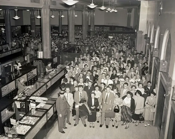 Framed Print : Crowds Gathered in Macy's