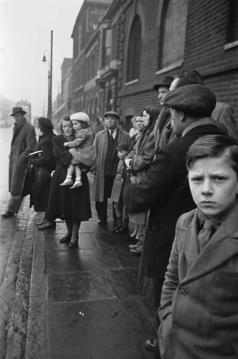 Framed Print : Crowds Outside Pentonville Prison Framed Print : Crowds Outside Pentonville Prison