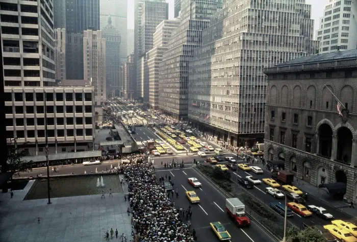 Framed Print : Crowds Queueing To View Kennedy Coffin