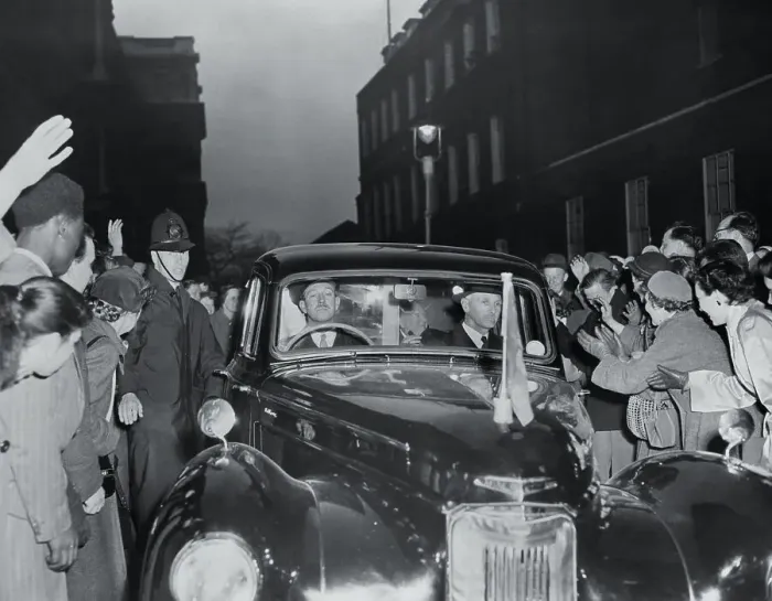 Framed Print : Crowds Surrounding Churchill in Automobile Framed Print : Crowds Surrounding Churchill in Automobile