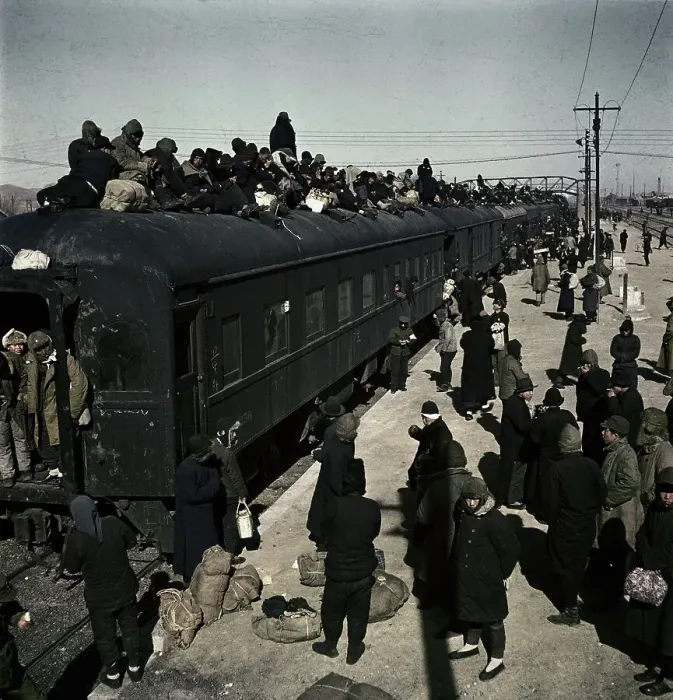 Framed Print : Crowds on and Around Trains Framed Print : Crowds on and Around Trains