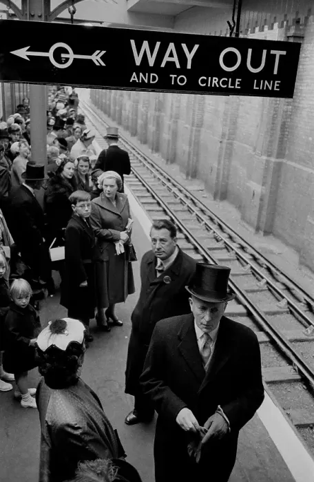 Framed Print : Crowds Using Trains To Attend Coronation, 1953 Framed Print : Crowds Using Trains To Attend Coronation, 1953