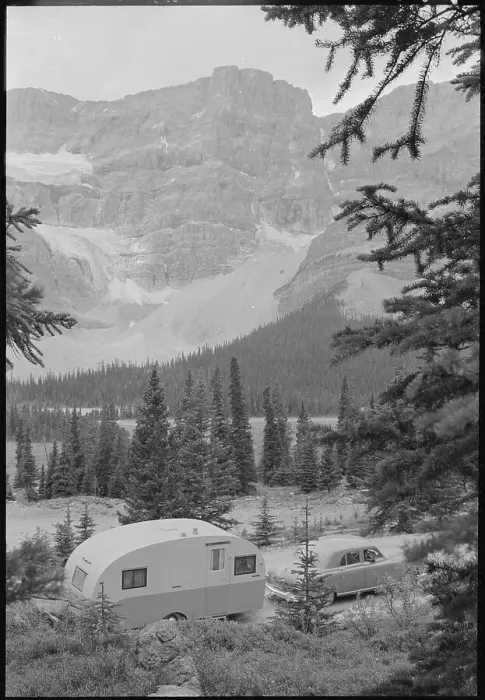 Framed Print : Crowfoot Glacier from Icefields Parkway Framed Print : Crowfoot Glacier from Icefields Parkway