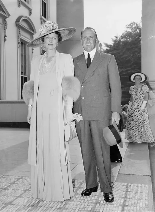 Framed Print : Crown Prince Olav with Crown Princess Martha Framed Print : Crown Prince Olav with Crown Princess Martha