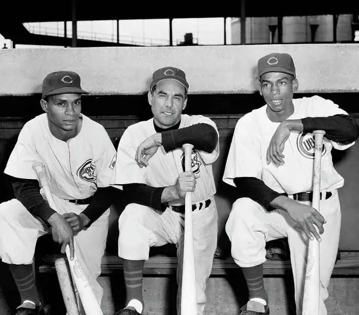 Framed Print : Cubs Manager Posing With Two Players