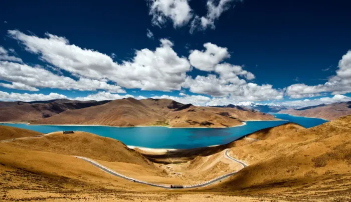 Framed Print : curve road at Yamdrok lake Framed Print : curve road at Yamdrok lake