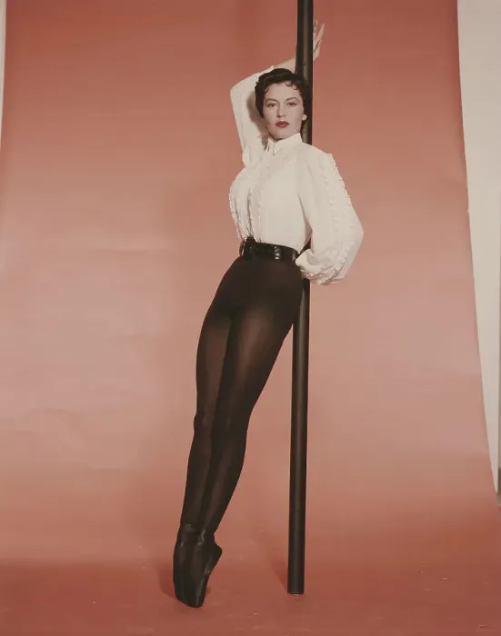 Framed Print : Cyd Charisse Framed Print : Cyd Charisse