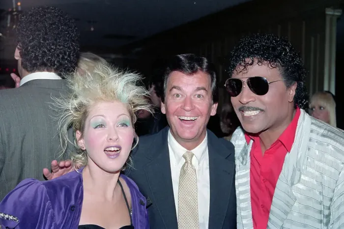 : Cyndi Lauper with Dick Clark and Little Richard : Cyndi Lauper with Dick Clark and Little Richard