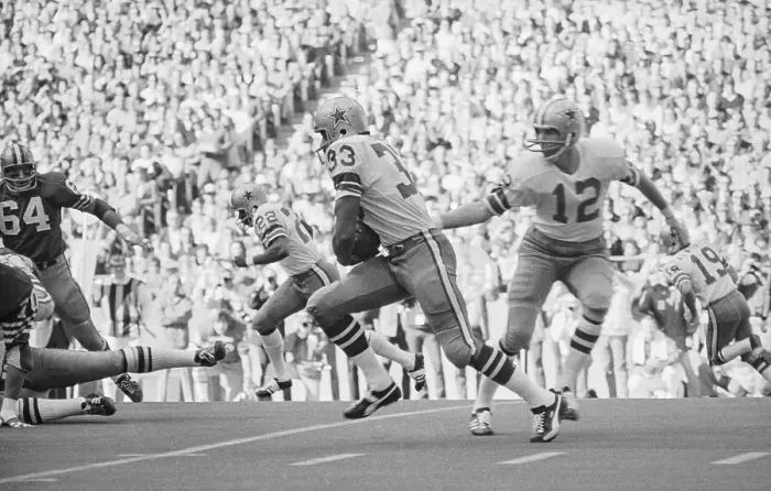 Framed Print : Dallas Cowboy Staubach Giving Handoff Framed Print : Dallas Cowboy Staubach Giving Handoff