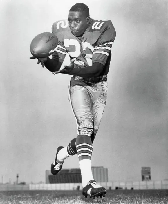 Framed Print : Dallas Cowboys Bob Hayes Making Catch Framed Print : Dallas Cowboys Bob Hayes Making Catch
