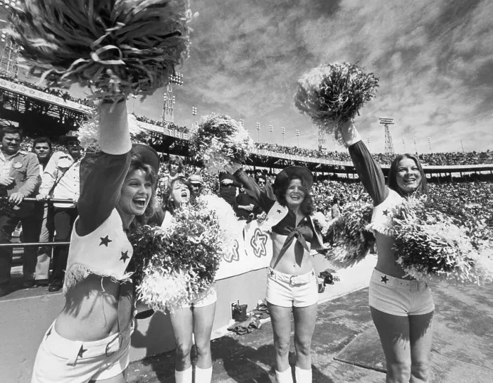 Framed Print : Dallas Cowboys Cheerleaders Warm Up Crowd Framed Print : Dallas Cowboys Cheerleaders Warm Up Crowd