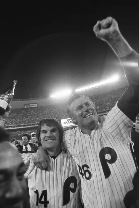 Framed Print : Dallas Green Hugging Pete Rose Framed Print : Dallas Green Hugging Pete Rose