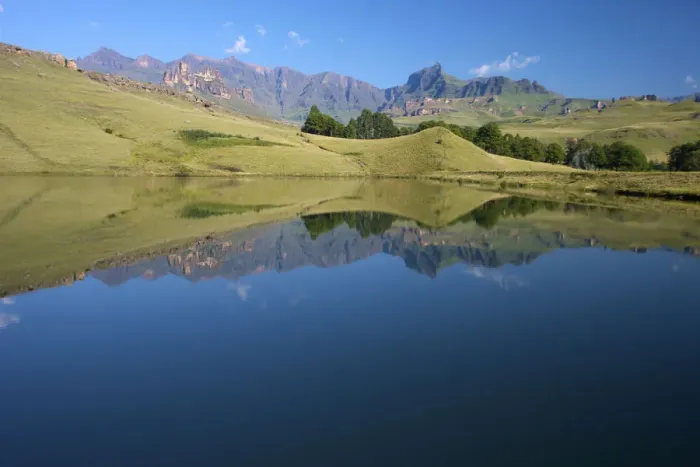 Framed Print : A dam reflecting the Drakensberg mountains, Drakensberg Park, KwaZulu-Natal, South Africa Framed Print : A dam reflecting the Drakensberg mountains, Drakensberg Park, KwaZulu-Natal, South Africa