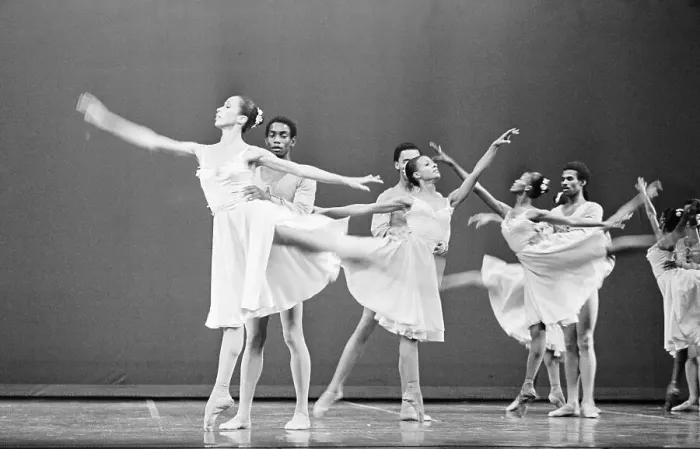 Framed Print : Dance Theatre of Harlem Performing Allegro Brillante Framed Print : Dance Theatre of Harlem Performing Allegro Brillante
