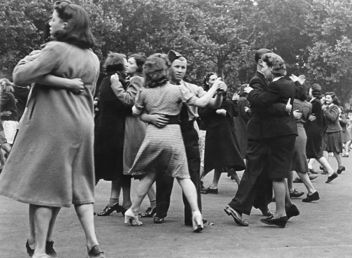 Framed Print : Dancing In The Park Framed Print : Dancing In The Park