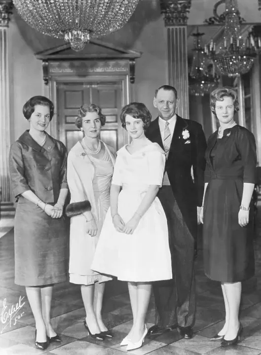 Framed Print : Danish Royal Family in 1961 Framed Print : Danish Royal Family in 1961