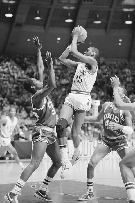 Framed Print : Danny Manning Shooting Basketball Framed Print : Danny Manning Shooting Basketball