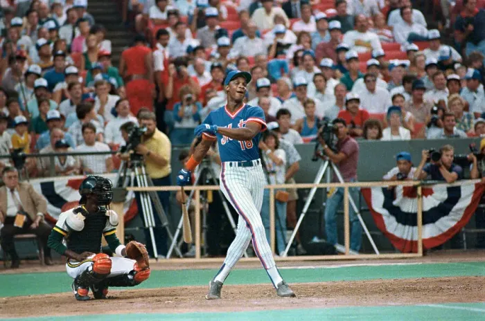 Framed Print : Darryl Strawberry Hitting Baseball Into Stands Framed Print : Darryl Strawberry Hitting Baseball Into Stands